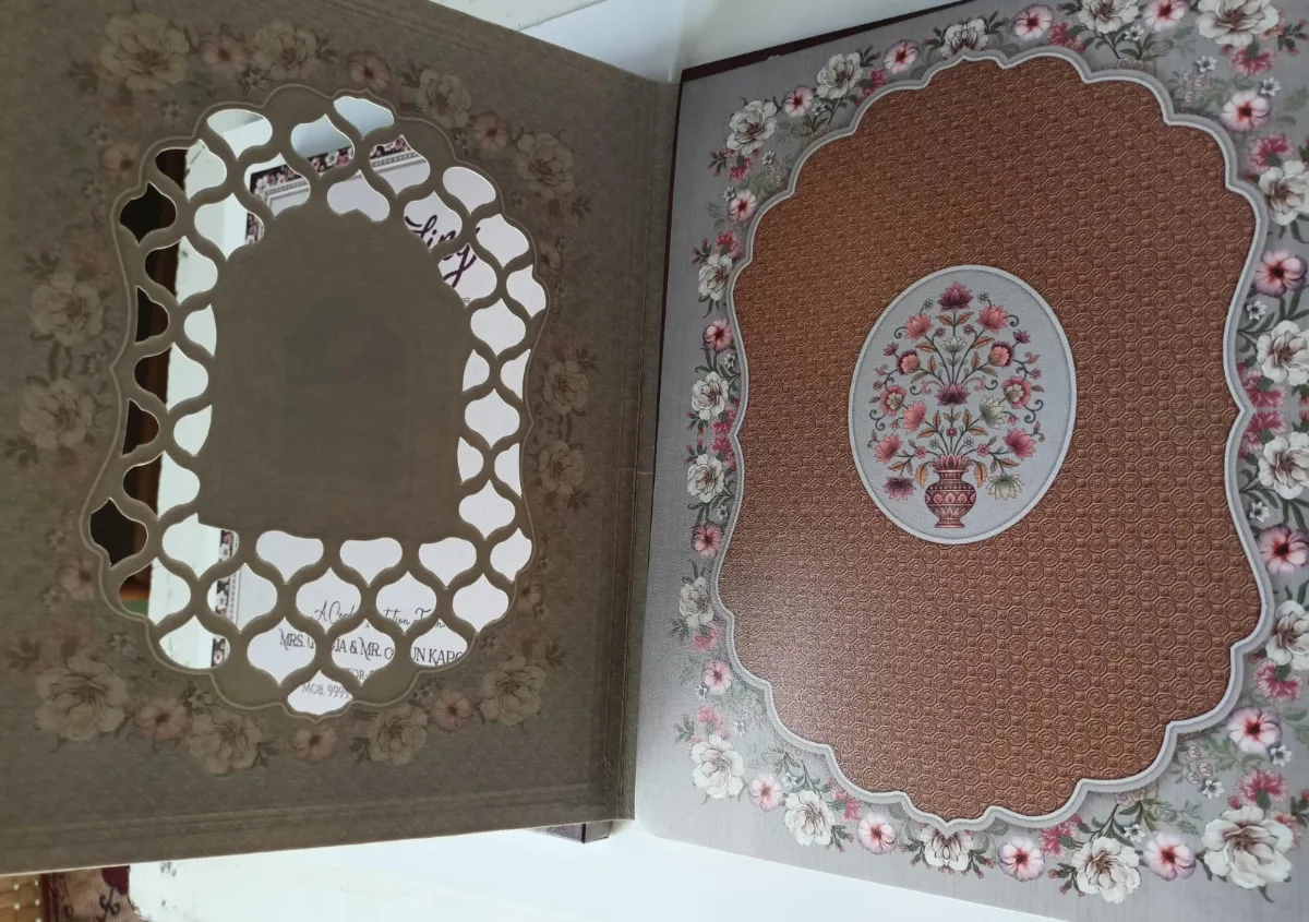 Wedding card: view 3